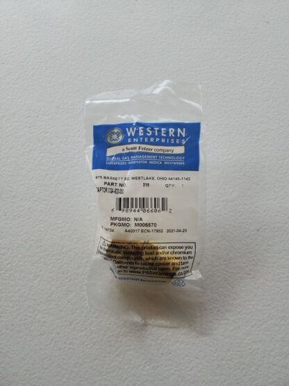 Western 319 Adaptor CGA-520 TO CGA-300